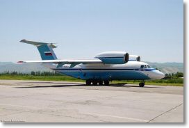 Antonov An-72 RussiaAF-Douchanbe-07mai2008-DSC_0101.jpg